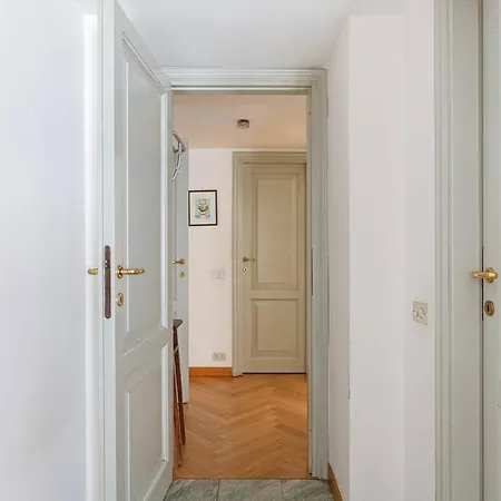 Spacious & Elegant In Corso Como Apartment *