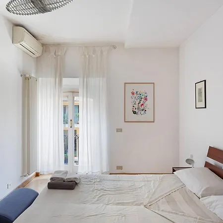 Spacious & Elegant In Corso Como Mailand